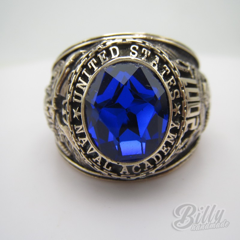 Naval  Academy 2001 Ring - Sailors of Distinction